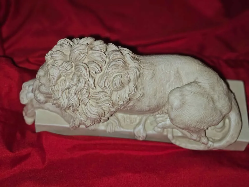 Design Toscano Lions from the Vatican Figurines image indicator(6)