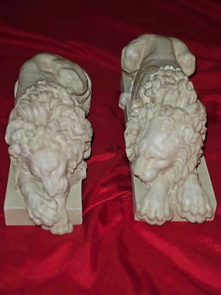 Design Toscano Lions from the Vatican Figurines image indicator(7)