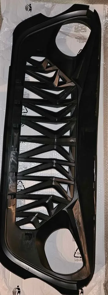 Jeep Wrangler/Gladiator Shark Grille image indicator(5)