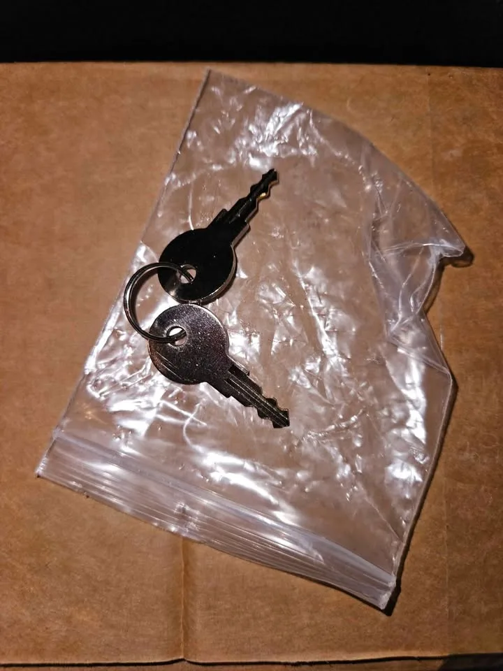 Vivid Black 60L Large Hard Saddle Bag Trunk W/brackets image indicator(4)