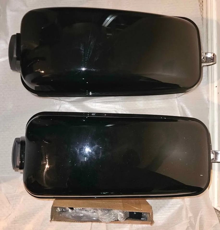 Vivid Black 60L Large Hard Saddle Bag Trunk W/brackets image indicator(5)