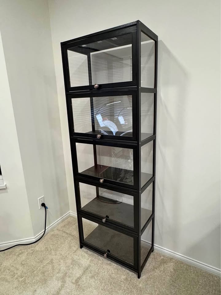 Acrylic/Wood display shelf