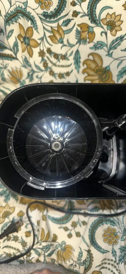 Mainstays 5 Cup Coffee Maker, Black, Glass Carafe image indicator(2)