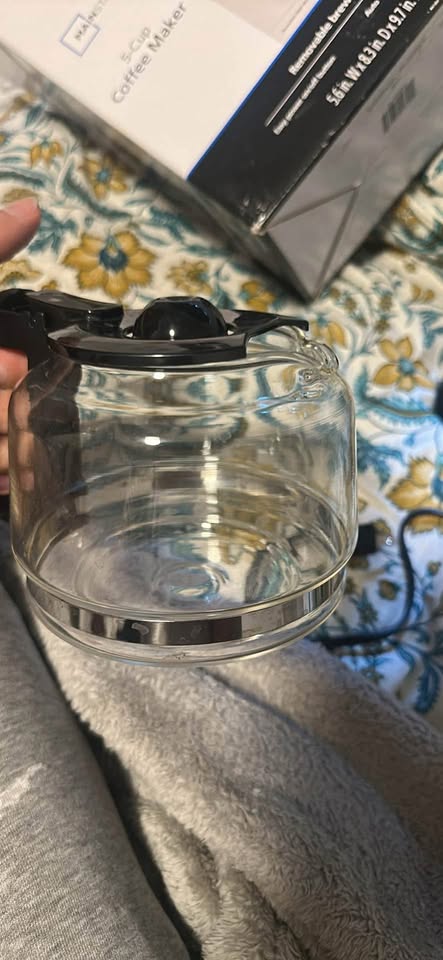 Mainstays 5 Cup Coffee Maker, Black, Glass Carafe - photo 3