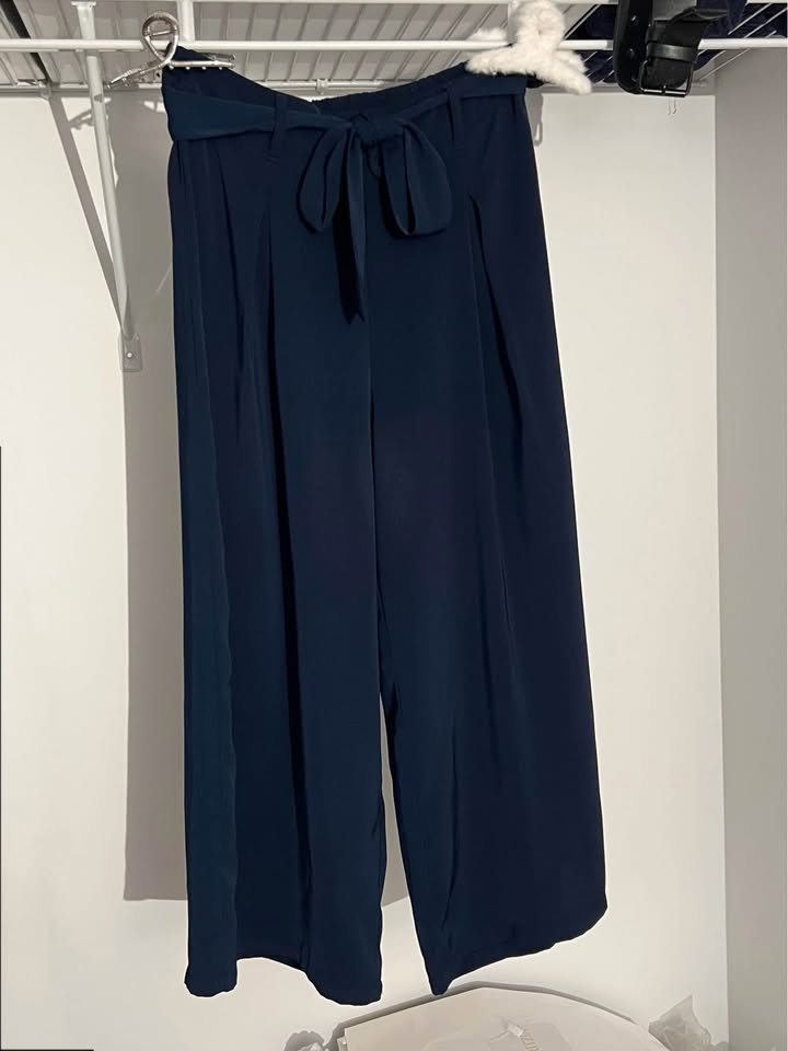 (Retail $88) C&A Navy Blue Wide-Leg Pants with Bow Belt - photo 2
