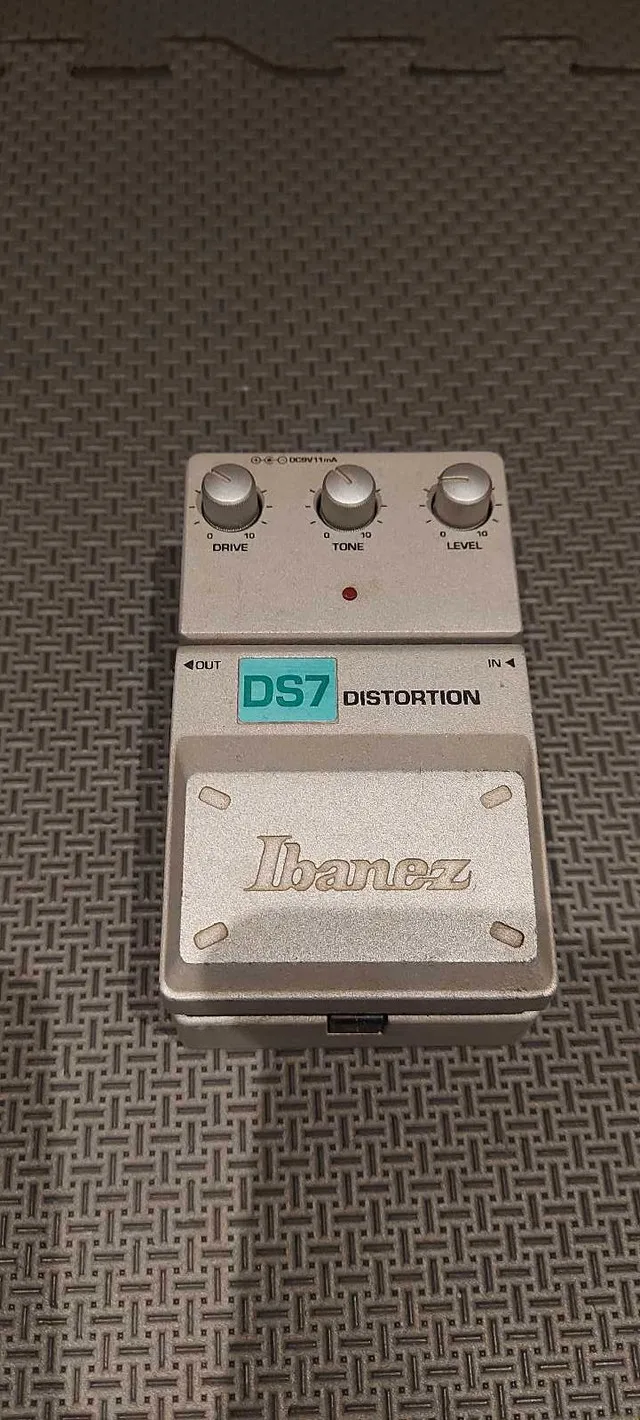 Guitar Pedals: BYO Clone, MXR Fullbore, Ibanez DS7 image indicator(4)