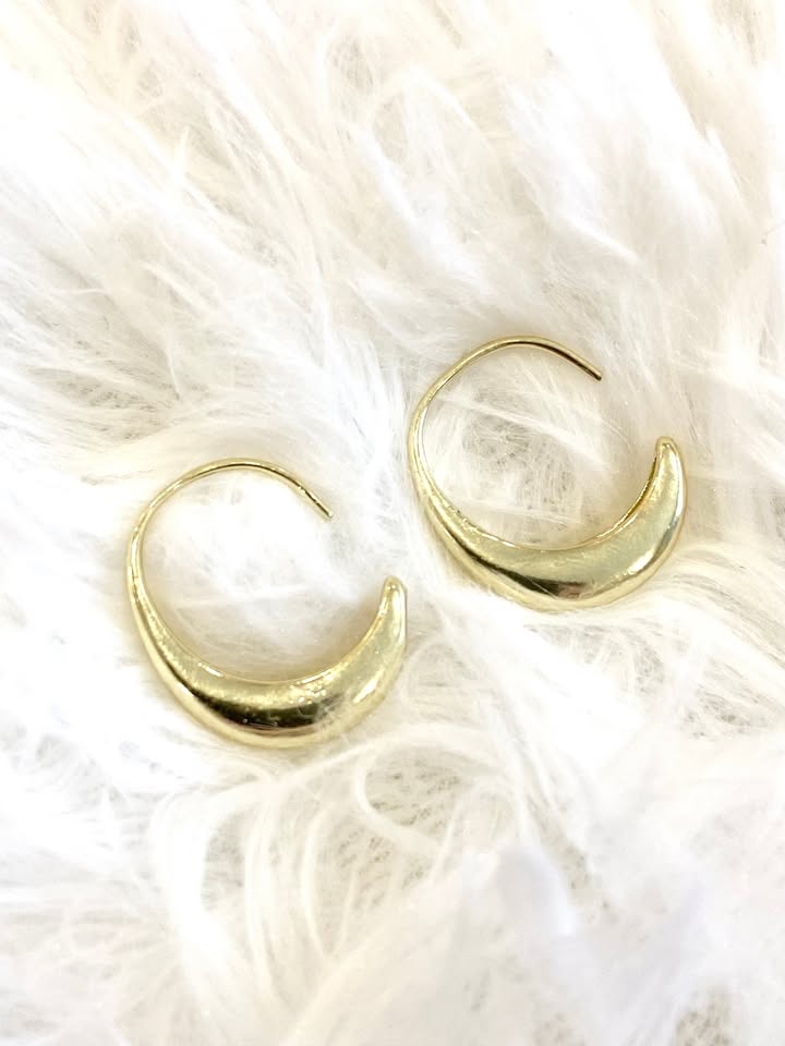 Brand New Elegant Golden-colour Crescent Hoop Earrings - photo 2