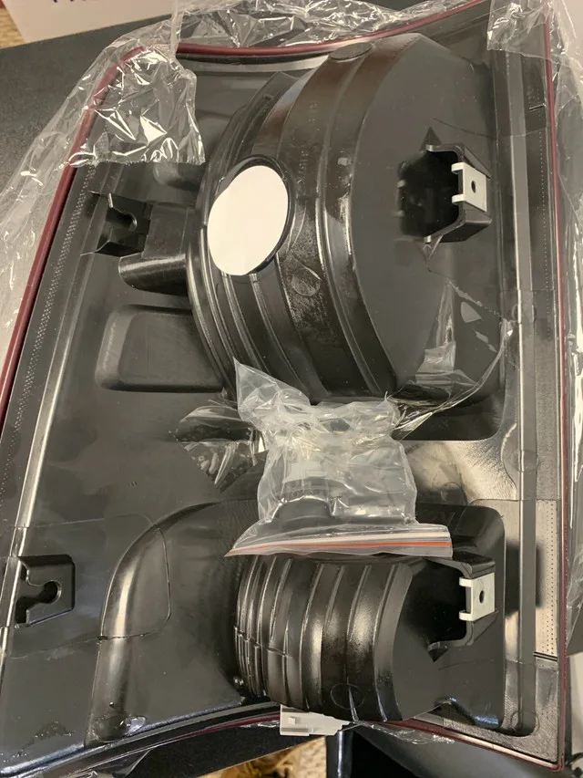 Dodge Ram Tail Light Right Rear image indicator(2)