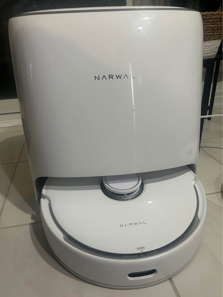 New - Narwal FREO Robot Vacuum and Mop - photo 2
