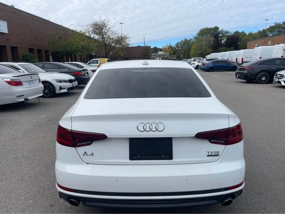 2018 Audi A4 image indicator(2)