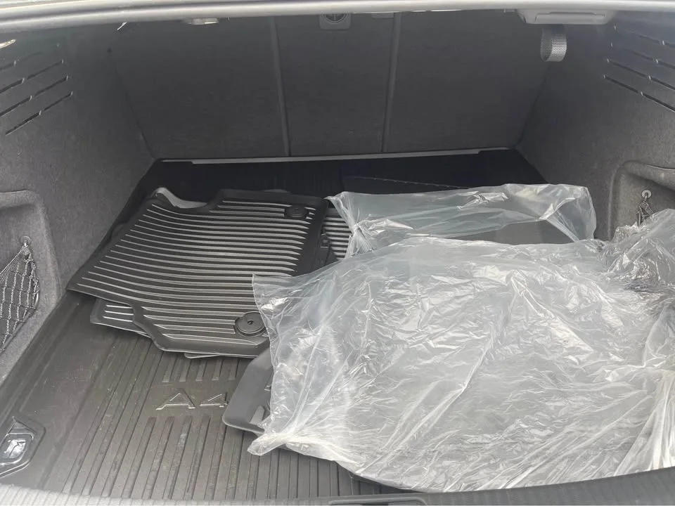 2018 Audi A4 image indicator(7)