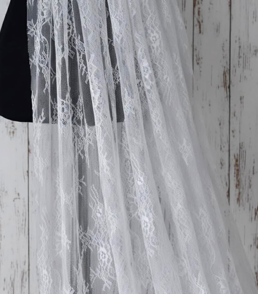 Cathedral All Lace soft white Veil - photo 3