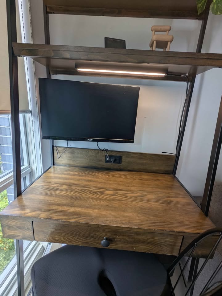Beautiful wooden desk with shelves and built in led light - photo 4