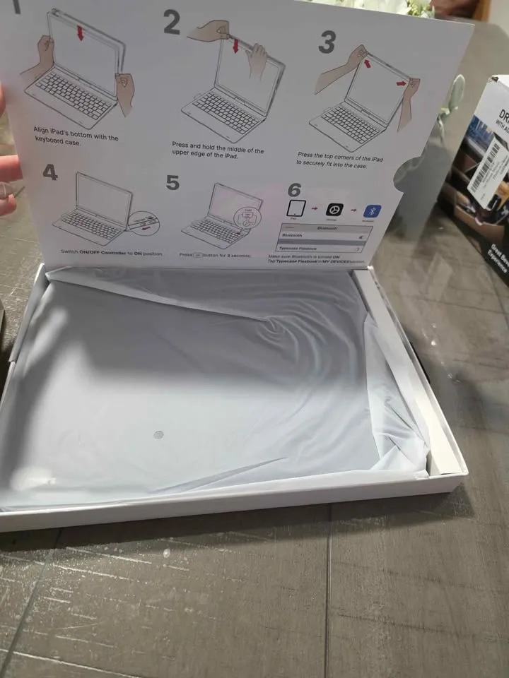 Typecase iPad 9th Gen Keyboard Case image indicator(7)