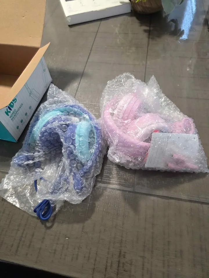 Set of two Kids Headphones with Microphone - 91dB Safe image indicator(7)