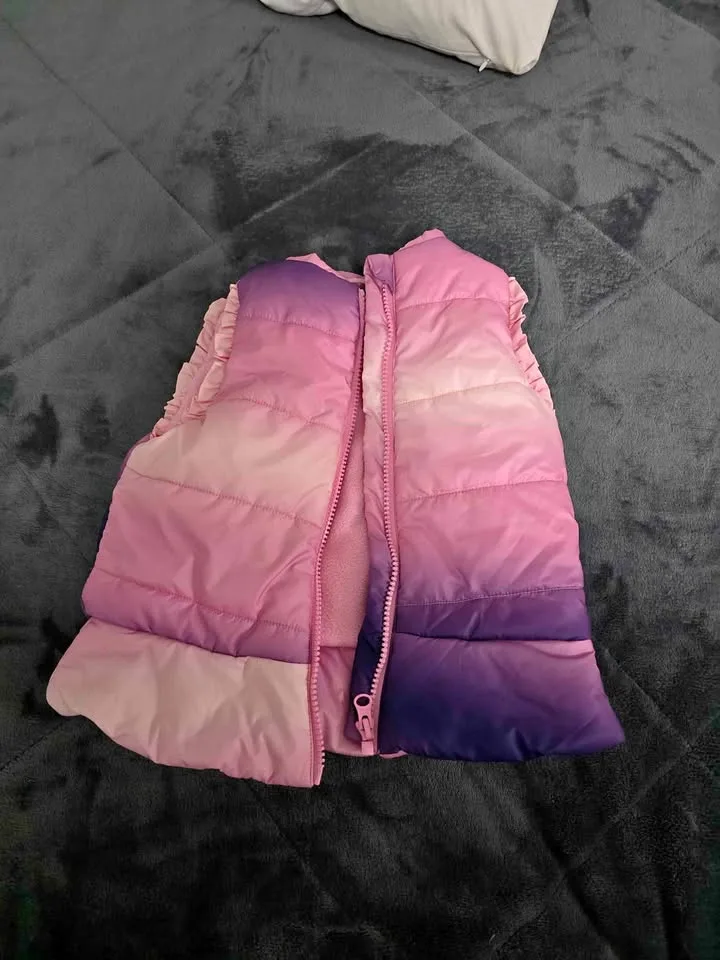 Girl 4t puffer vest jaket thumbnail