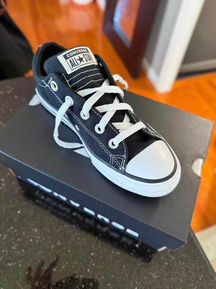 Kids converse low image indicator(2)