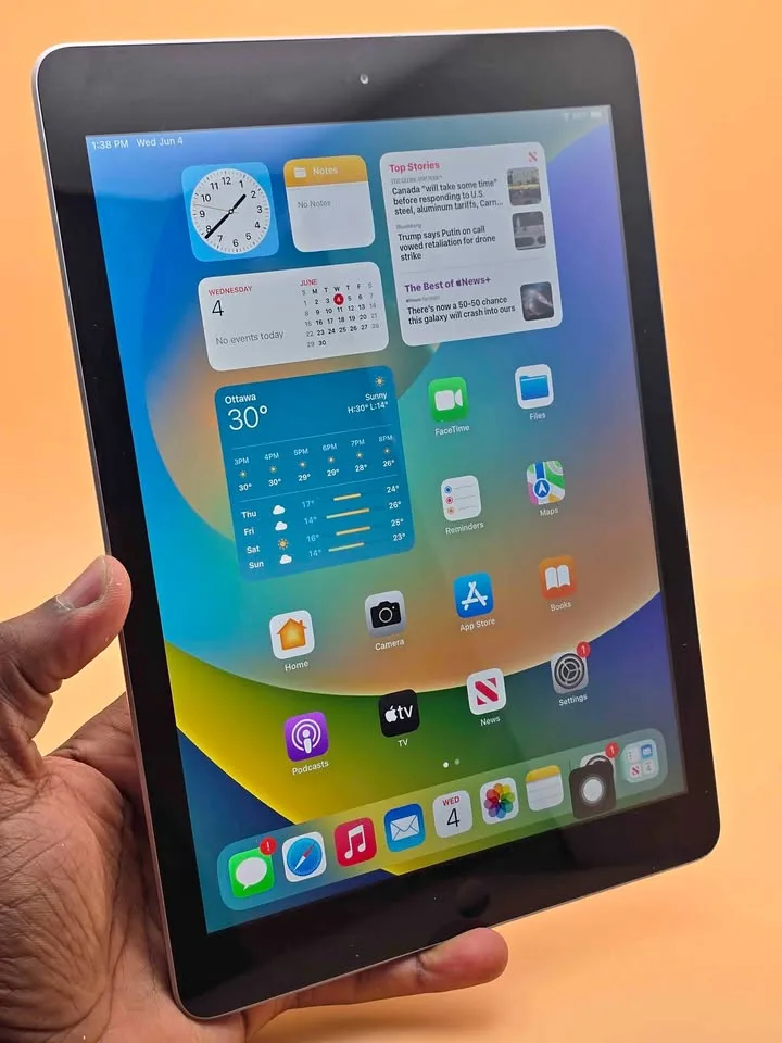 32GB iPad 5th Gen thumbnail