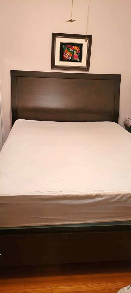Queen bed - made in Canada by Laurier
