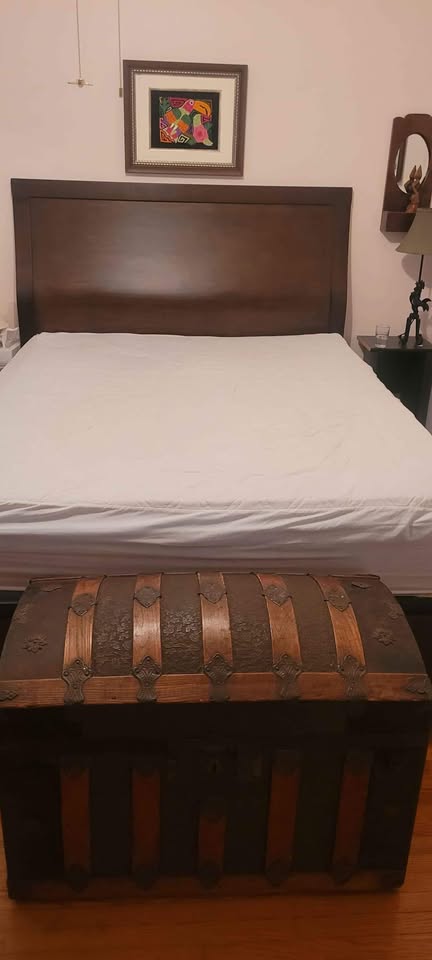 Queen bed - made in Canada by Laurier - photo 3