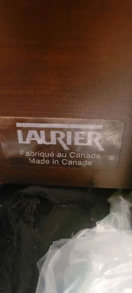 Queen bed - made in Canada by Laurier image indicator(4)