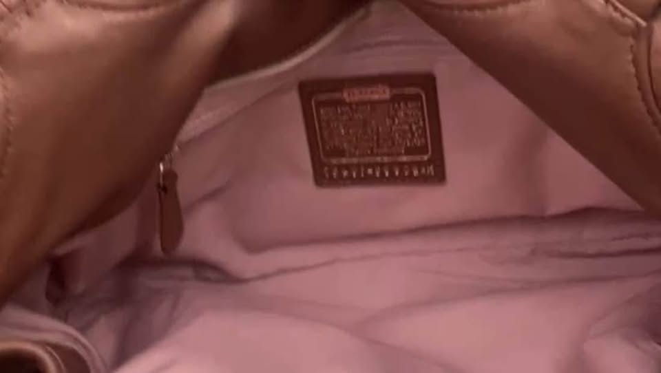 Rare Limited edition rose gold Coach - photo 2