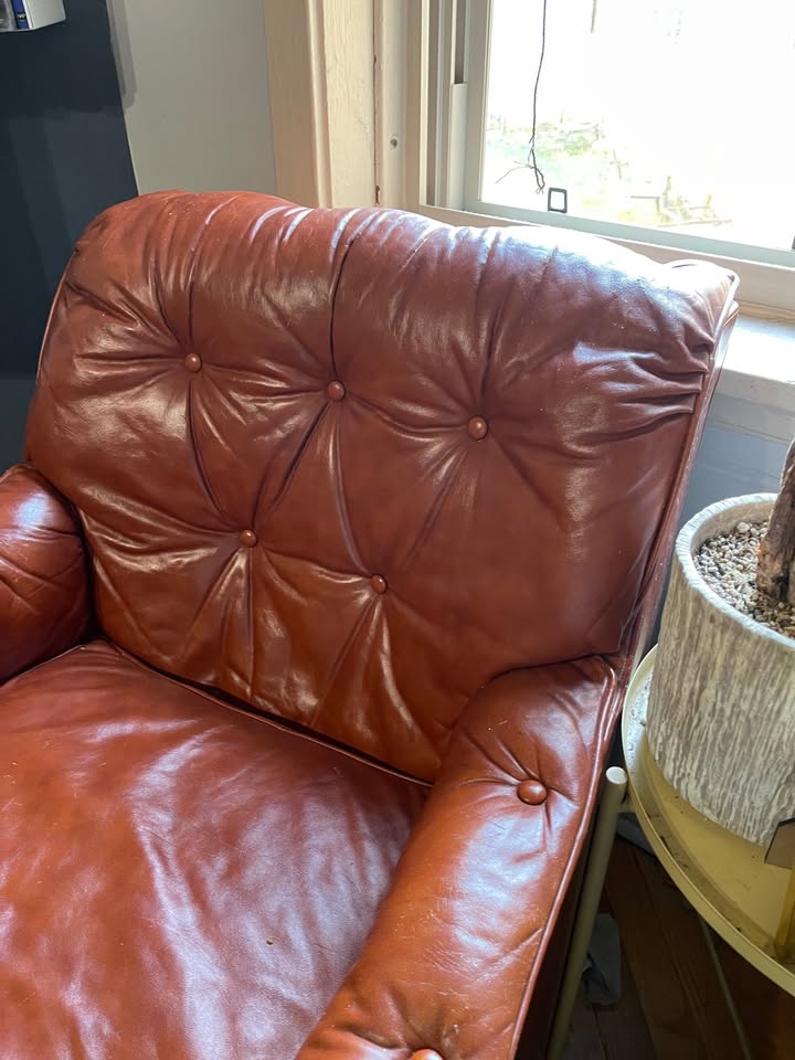 Vintage Leather Lounge Chair and Ottoman by Drexel - photo 4