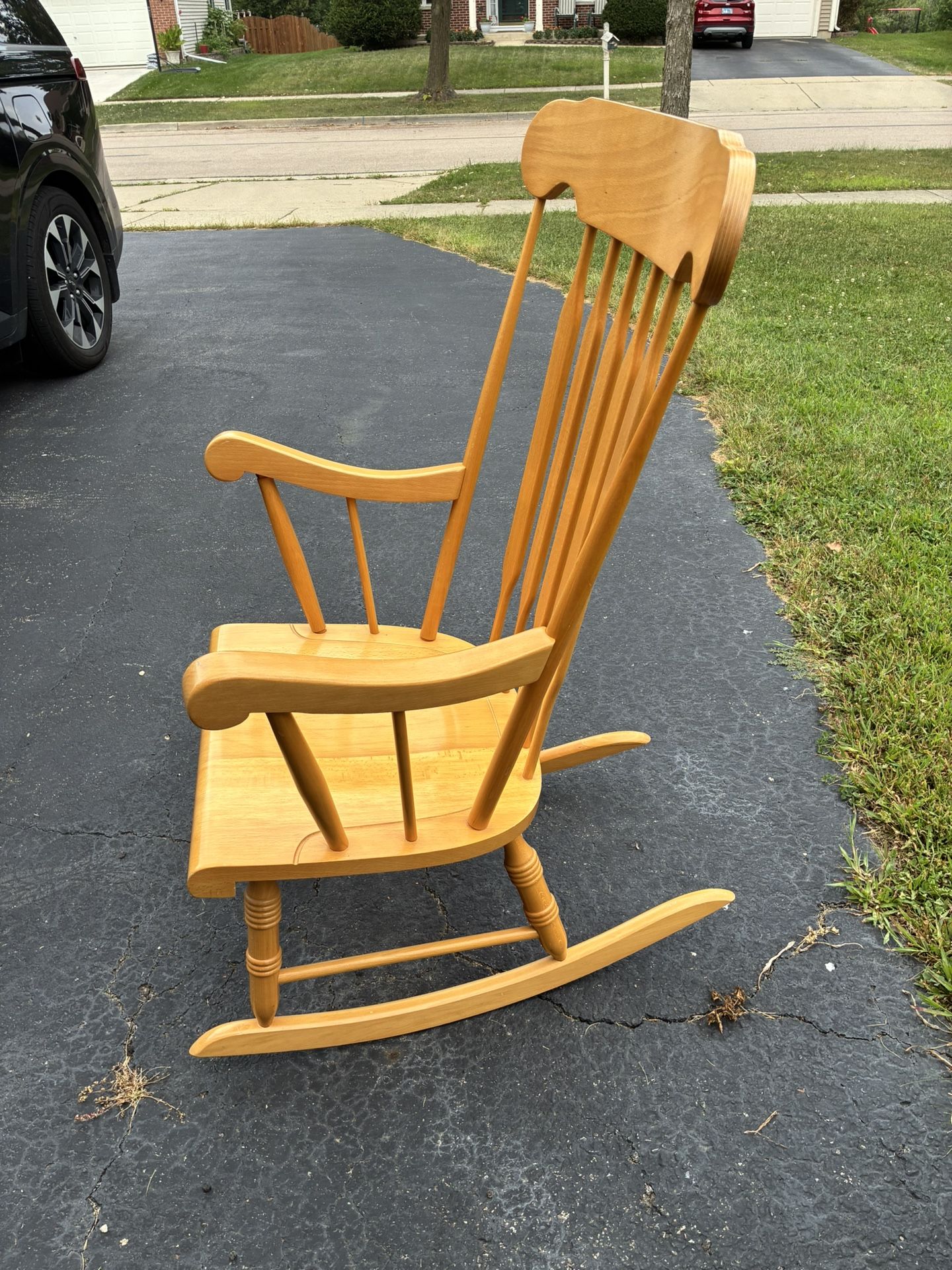 Light Maple Wooden Rocking Chair - photo 2