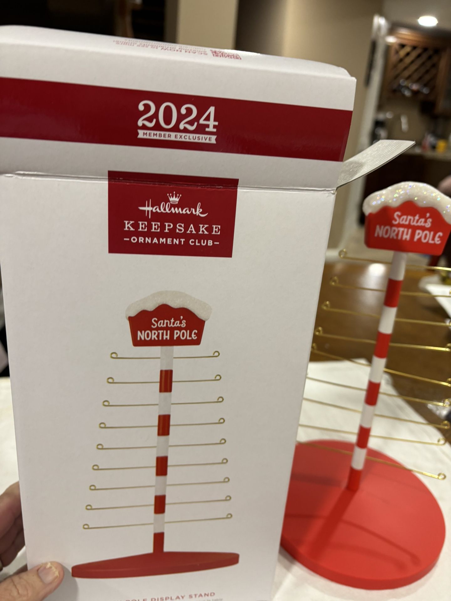 Hallmark Keepsake North Pole Display Tree - photo 3