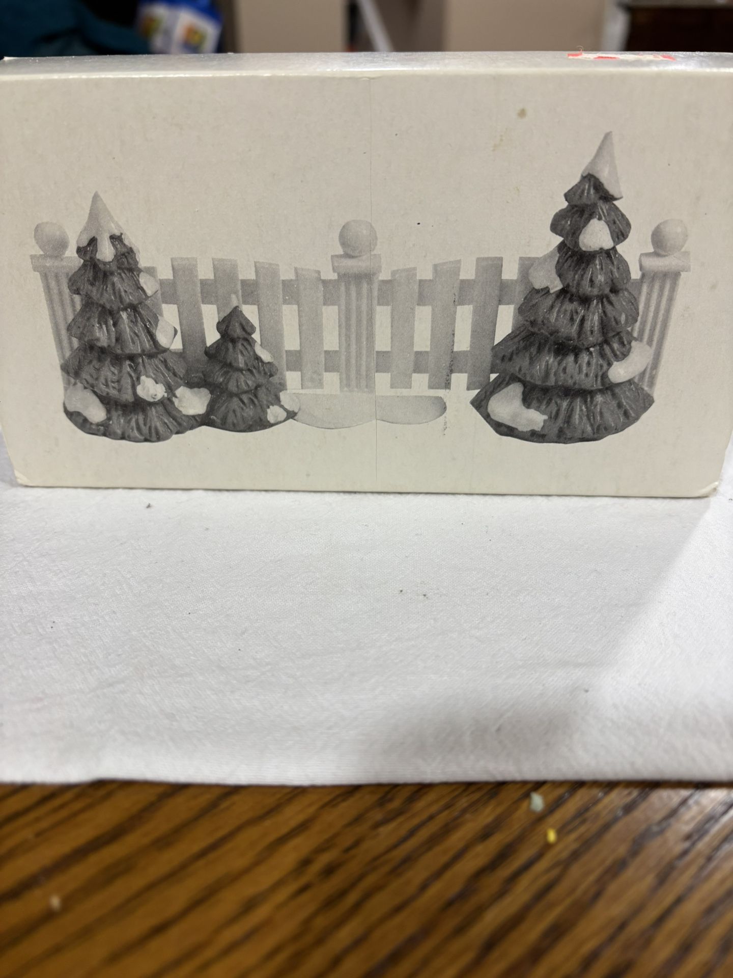 Dept 56 Frosty Tree Lined White Picket Fence - photo 5