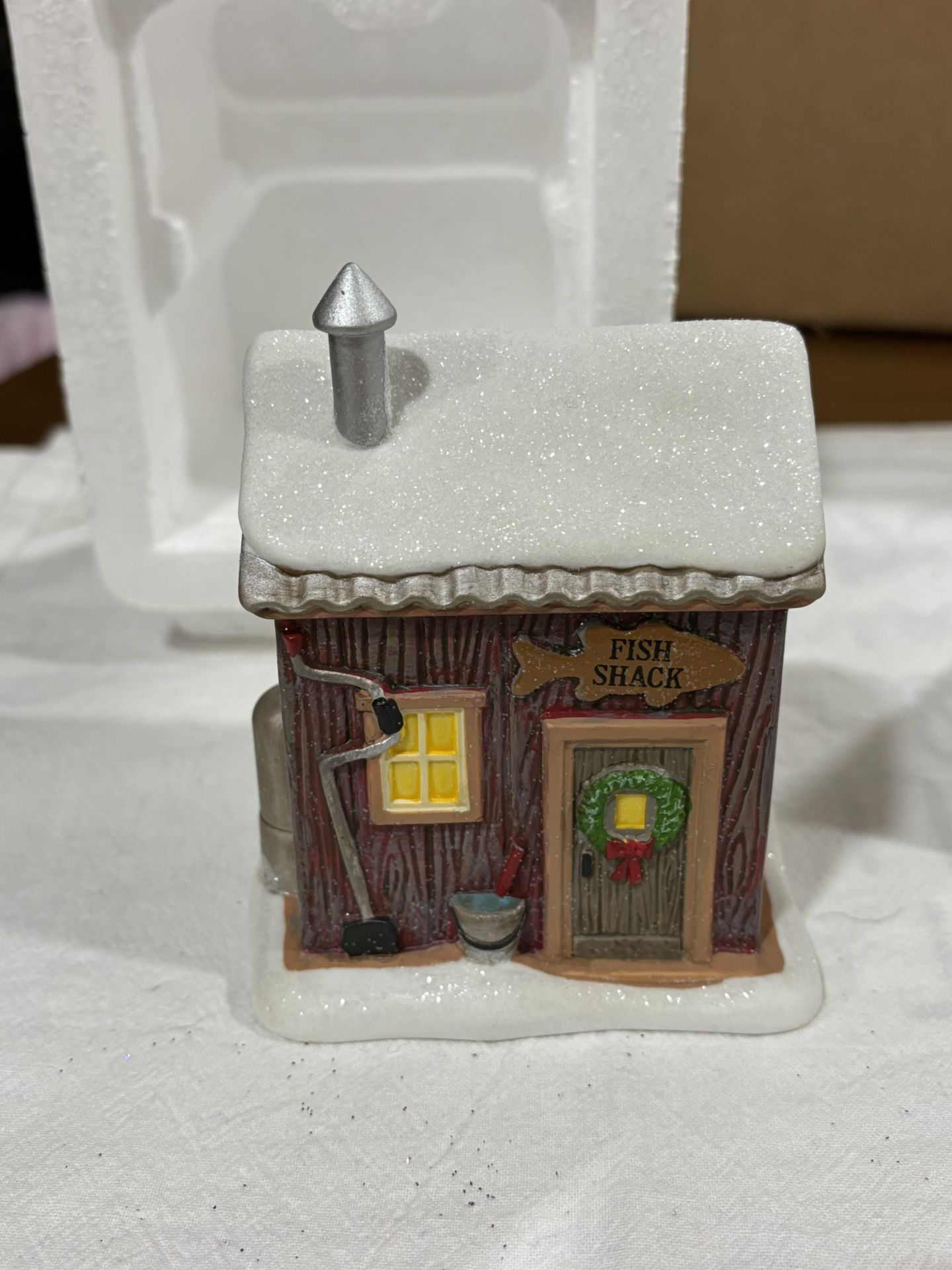 Dept56 Traditions Fishing House - photo 2