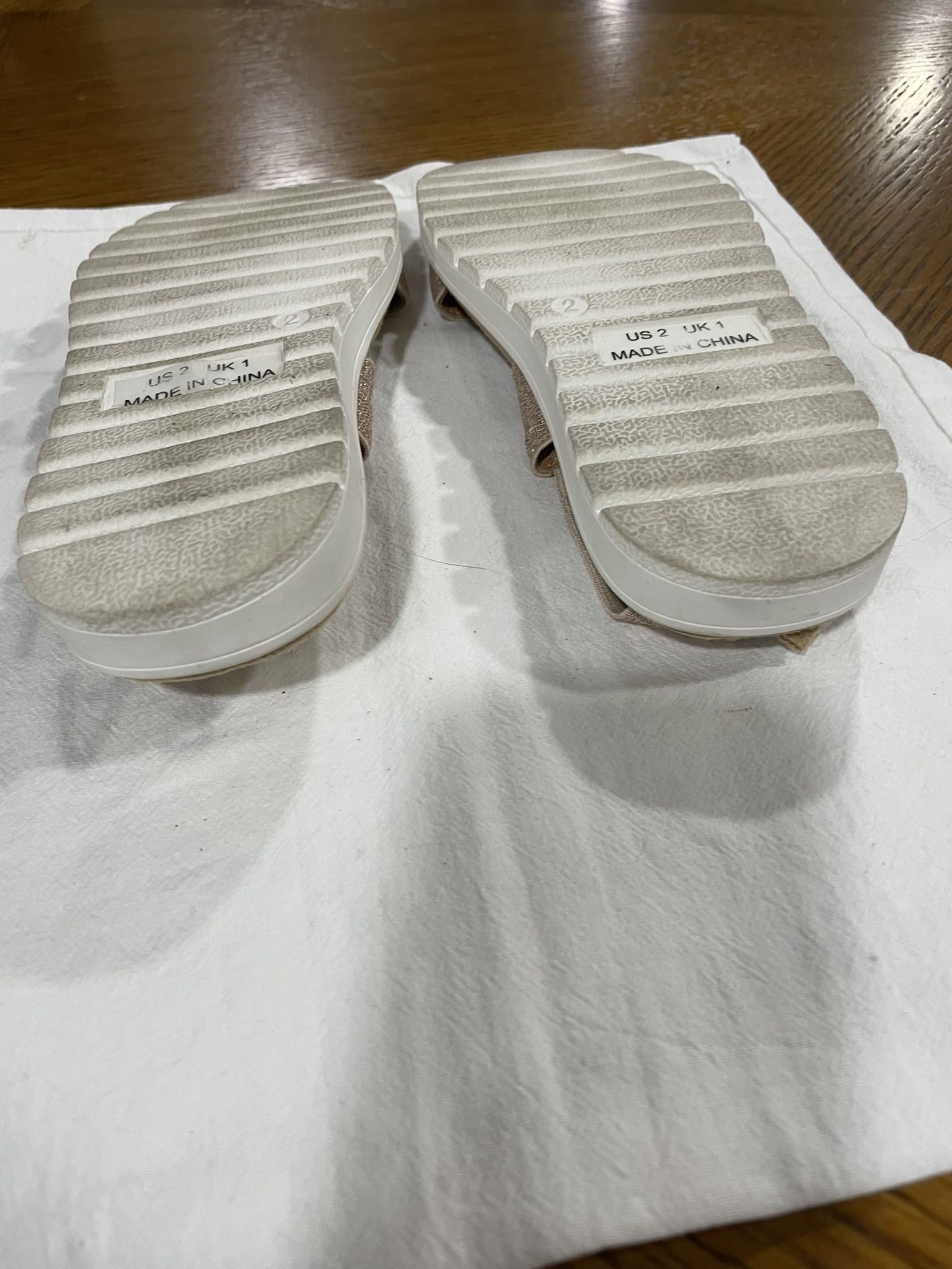 Girls Size 2 Rose Gold Rose Sandals - photo 5
