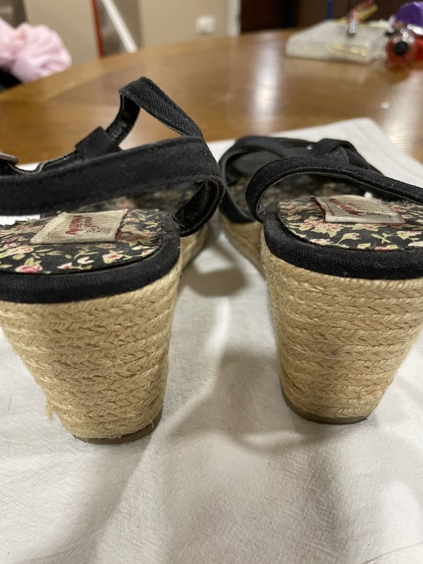Arizona Jeans Size 2 Black Sandals - photo 2
