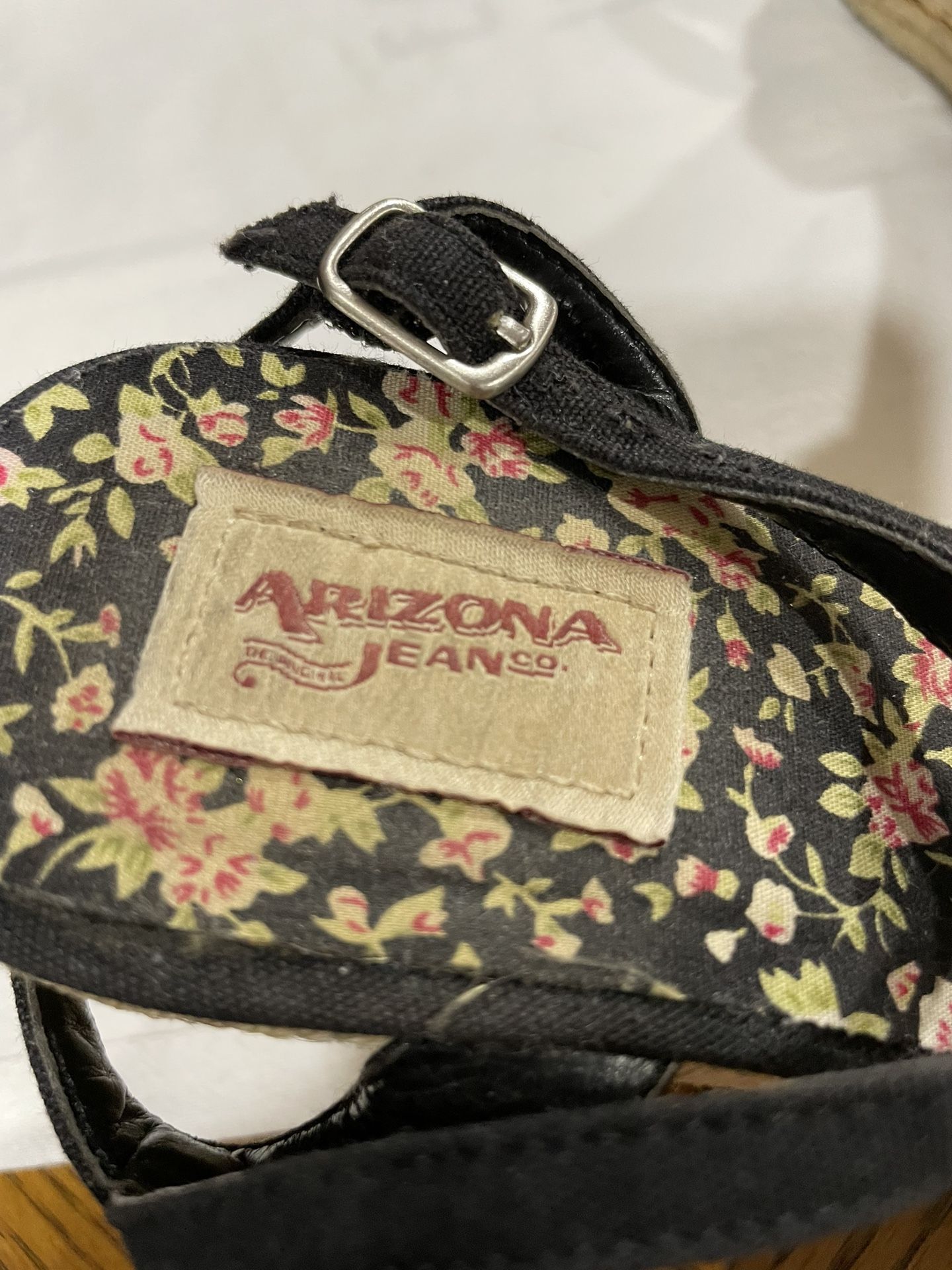 Arizona Jeans Size 2 Black Sandals - photo 4