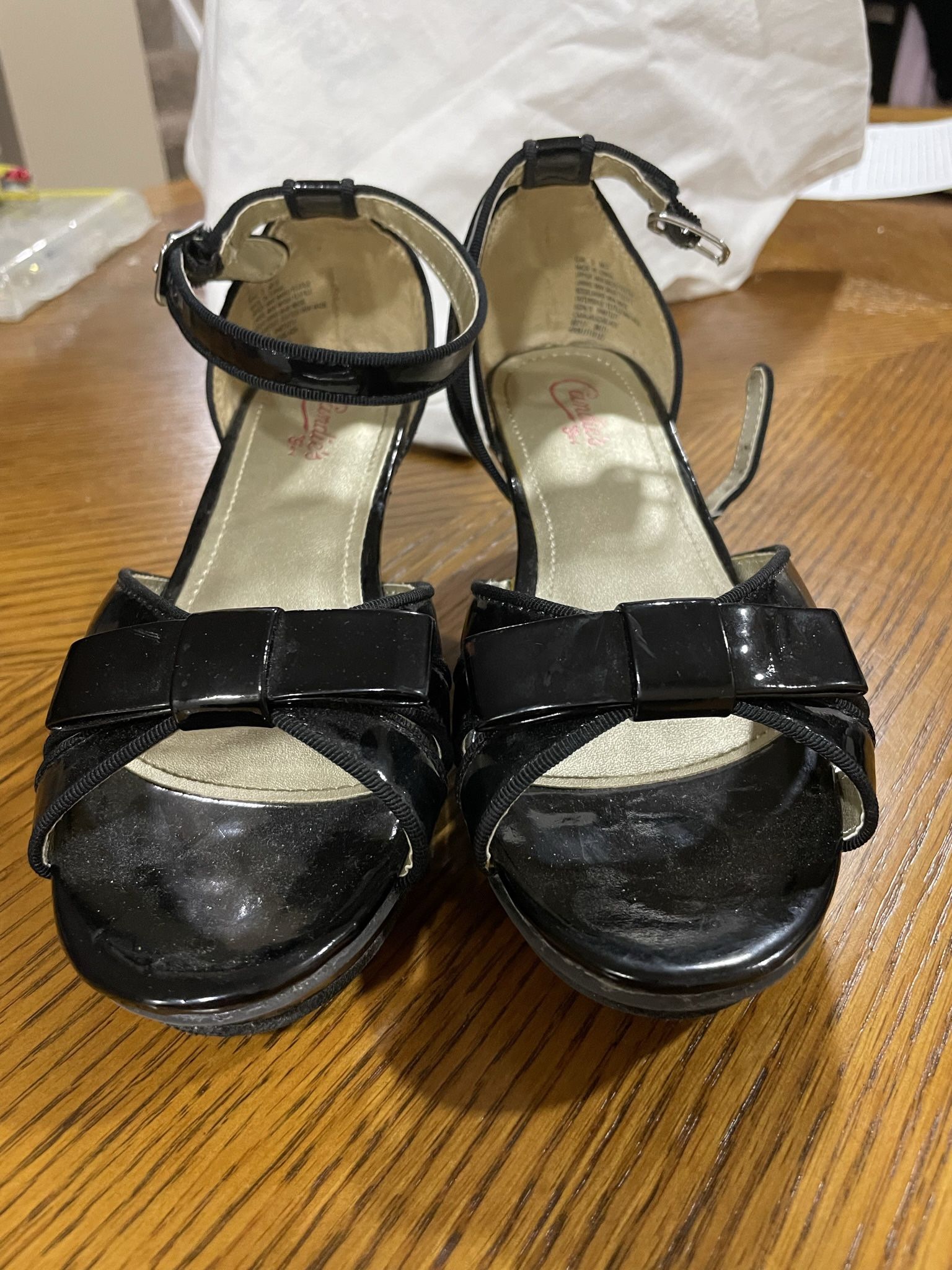 Candie’s Girl -size 2 Shiny Black Dress Sandals