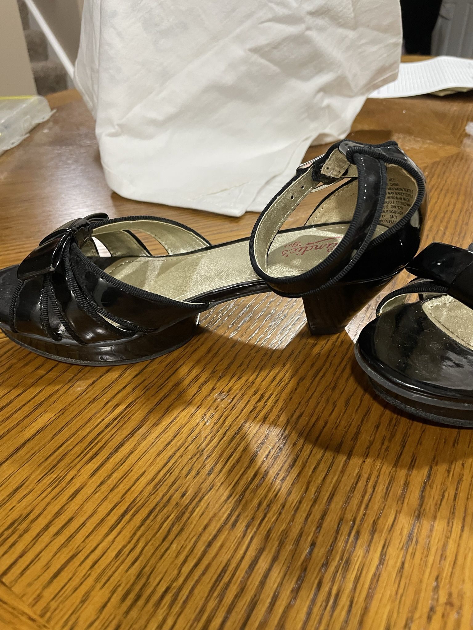 Candie’s Girl -size 2 Shiny Black Dress Sandals - photo 4