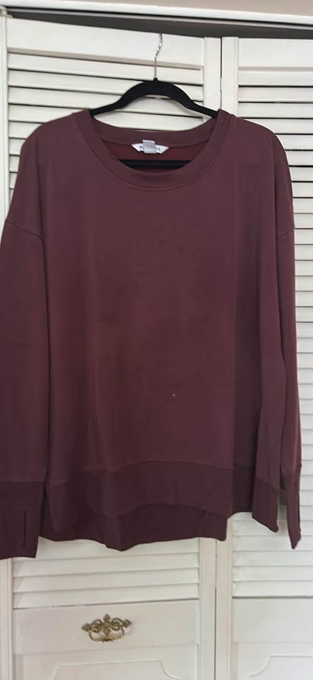 Athleta Coaster Luce Recovery Sweatshirt in Burgandy