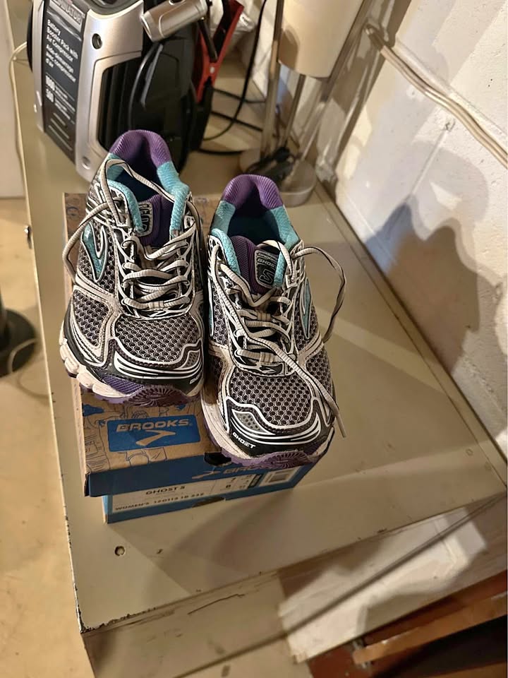 Brooks Women's Athletic Shoes - Purple and Gray