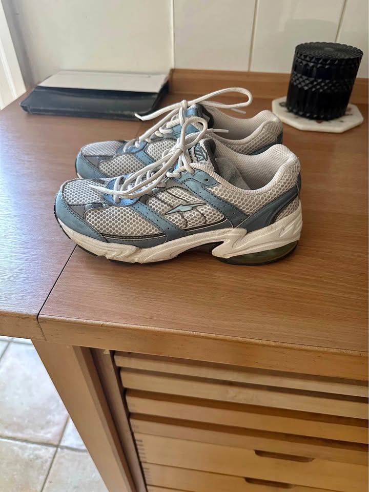 Avia Women's Gray and Blue Sneakers