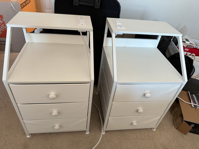 REAHOME Nightstand Set of 2, white Night Stands with Charging