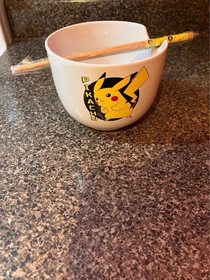 Pikachu Ceramic Ramen Bowl image indicator(2)
