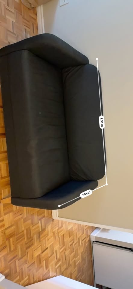 Black 2-Seater Sofa / Loveseat – Excellent Condition - photo 4
