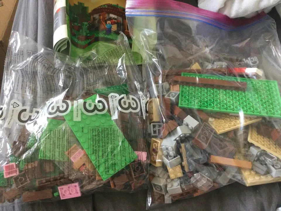 Lego Minecraft First Night (parts missing) image indicator(3)