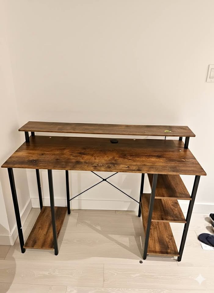 🪑 Computer Table/Desk– Like New