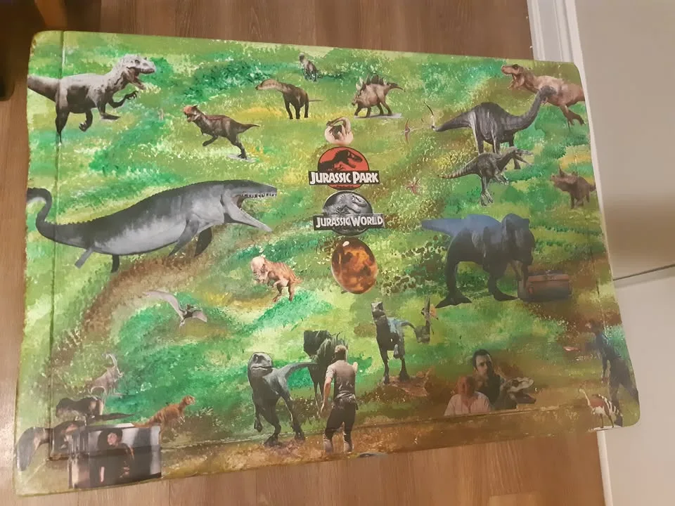 Jurassic Park/World End table image indicator(7)