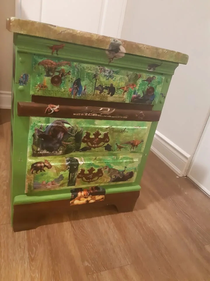 Jurassic Park/World End table image indicator(8)