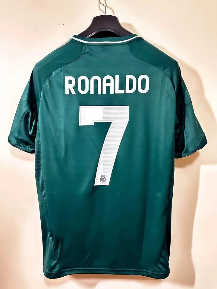 RONALDO #7 REAL MADRID 2012/13 RETRO JERSEY SIZE MEDIUM thumbnail