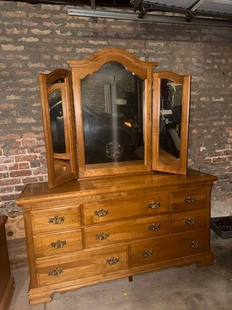 Dresser Set 3 Off Them... No Bed Frame . image indicator(2)