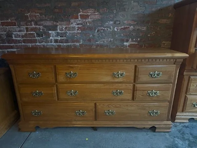 Dresser Set 3 Off Them... No Bed Frame . image indicator(3)