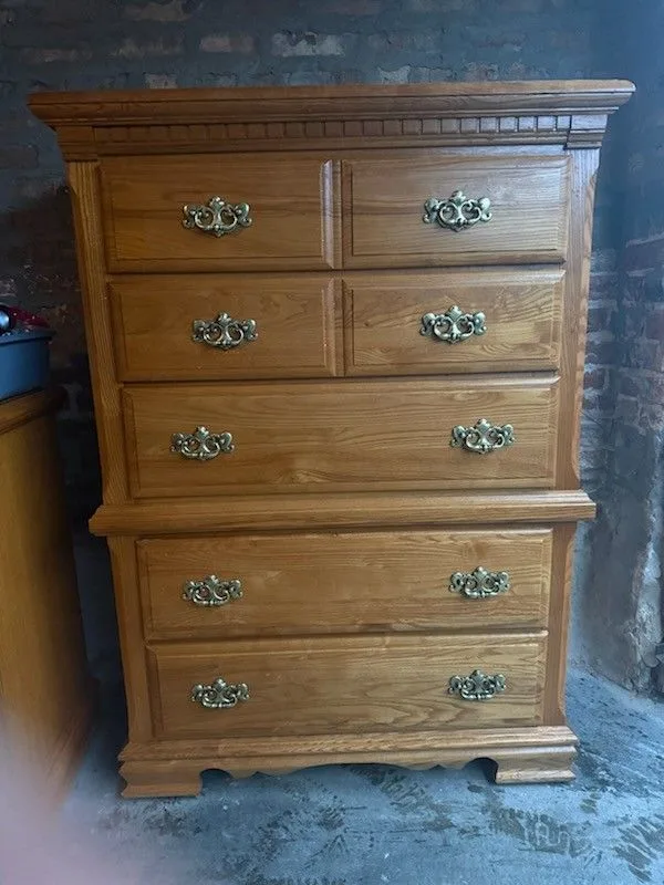 Dresser Set 3 Off Them... No Bed Frame . image indicator(4)